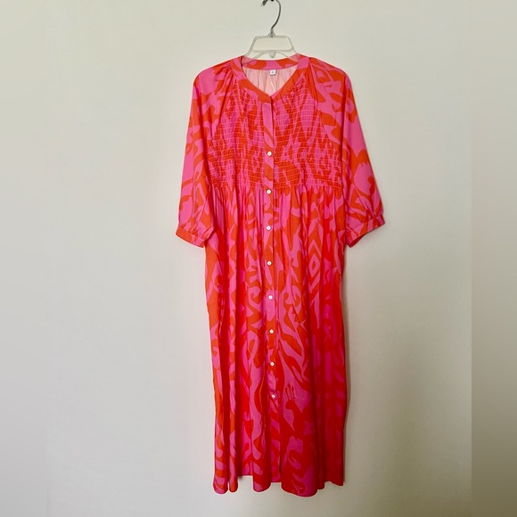 Made with Love Dresses & Skirts - NWT Made with Love Women’s L button up dress Orange/Pink Geometric Design